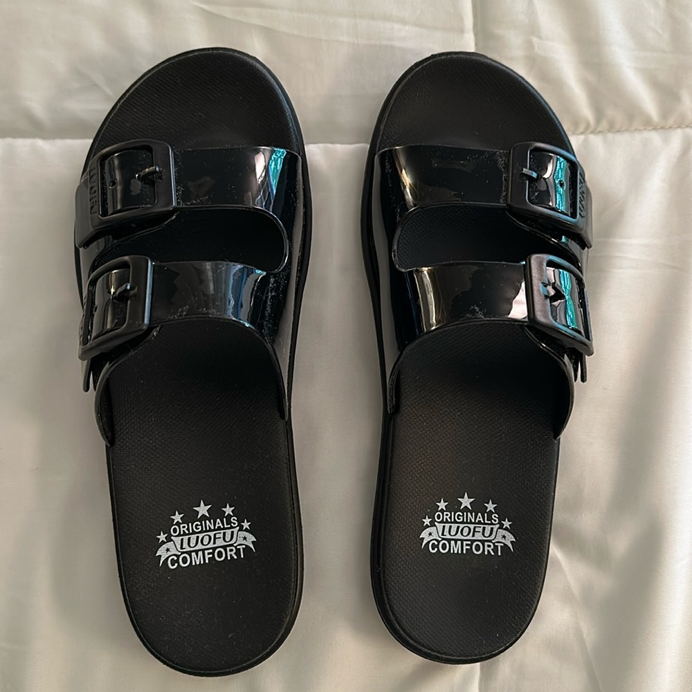 Women’s Black Slide Sandals Size 6.5